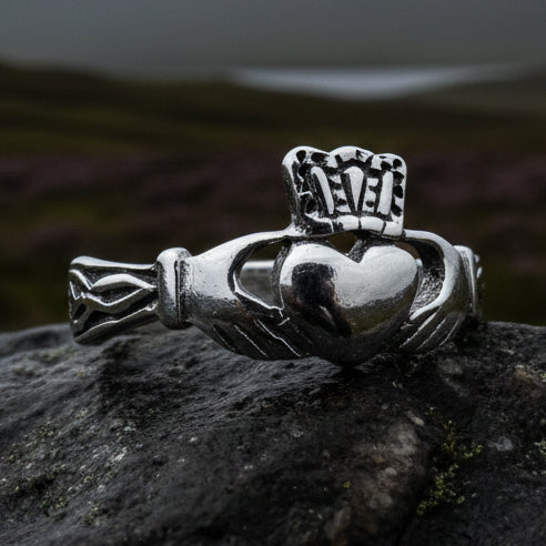 Fossa Irish Claddagh Ring in Sterling Silver