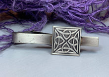 Load image into Gallery viewer, Trinity Knot Tie Bar, Celtic Jewelry, Dad Gift, Gift for Him, Celtic Knot Jewelry, Men&#39;s Jewelry, Groom Gift, Best Man Gift, Celtic Tie Clip
