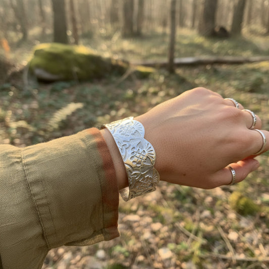 Thistle Bracelet, Celtic Jewelry, Bangle Bracelet, Nature Jewelry, Scotland Jewelry, Wife Gift, Girlfriend Gift, Pewter Cuff Bracelet