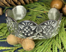 Load image into Gallery viewer, Thistle Bracelet, Celtic Jewelry, Bangle Bracelet, Nature Jewelry, Scotland Jewelry, Wife Gift, Girlfriend Gift, Pewter Cuff Bracelet
