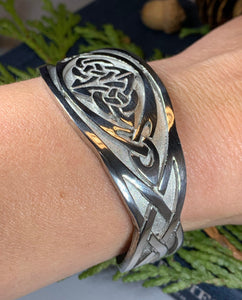 Celtic Knot Bracelet, Celtic Jewelry, Irish Jewelry, Bangle Bracelet, Scotland Jewelry, Wiccan Jewelry, Wife Gift, Girlfriend Gift