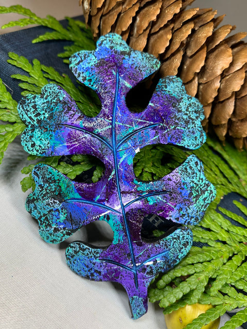 Load image into Gallery viewer, Oak Leaf Pin - Handmade in Scotland
