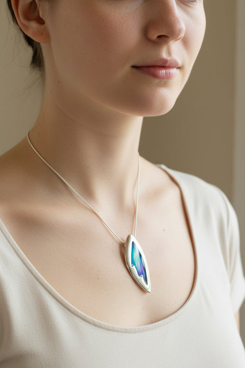 Load image into Gallery viewer, Northern Lights Necklace, Celtic Jewelry, Scotland Jewelry, Outlander Jewelry, Celestial Jewelry, Girlfriend Gift, Wife Gift, Wiccan Jewelry
