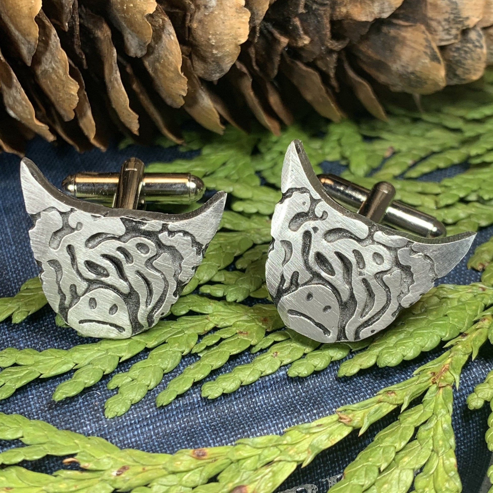 Highland Cow Cuff Links, Celtic Jewelry, Cow Jewelry, Scotland Jewelry, Celtic Jewelry, Groom Gift, Best Man Gift, Anniversary Gift