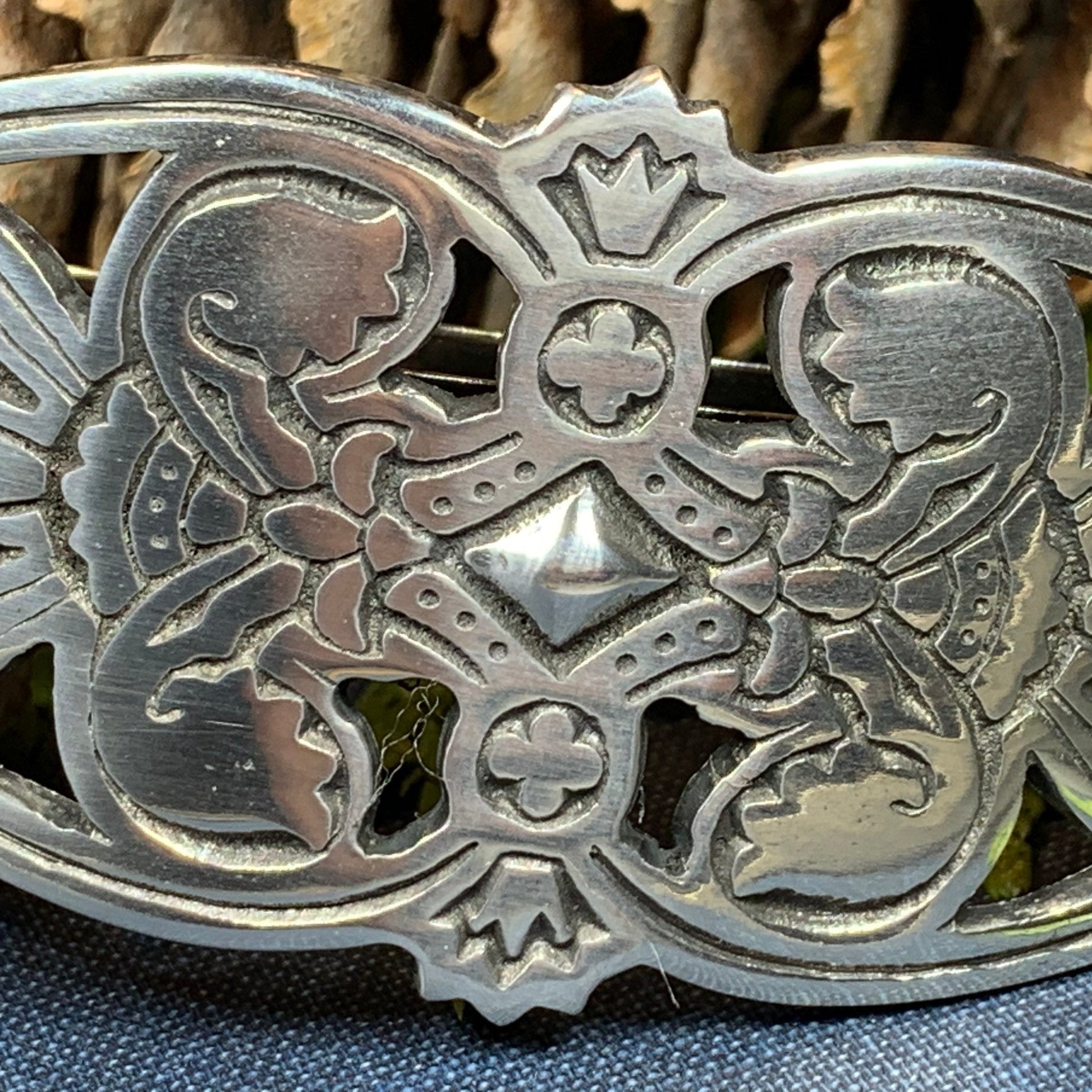 Aneira Celtic Knot Hair Clip 02