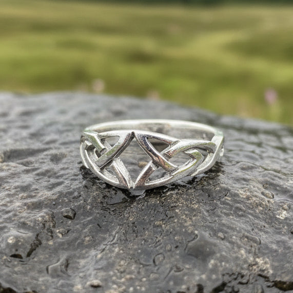Trinity Knot Ring, Celtic Jewelry, Irish Jewelry, Celtic Knot Jewelry, Irish Ring, Irish Dance Gift, Anniversary Gift, Pagan Jewelry, Wiccan