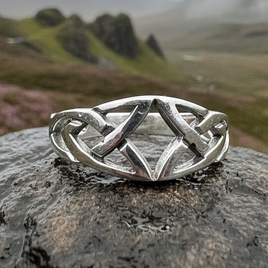 Trinity Knot Ring, Celtic Jewelry, Irish Jewelry, Celtic Knot Jewelry, Irish Ring, Irish Dance Gift, Anniversary Gift, Pagan Jewelry, Wiccan