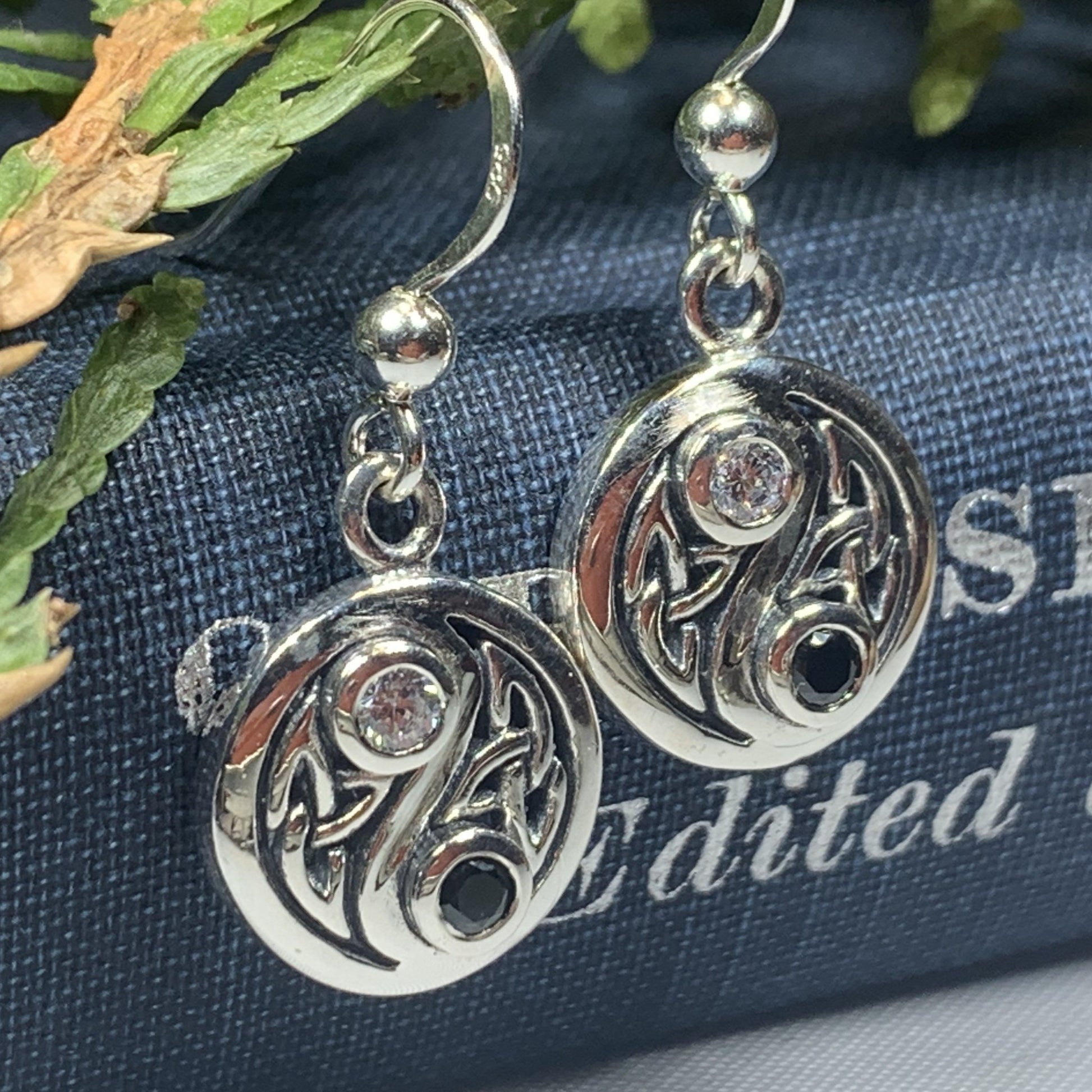 Yin Yang Earrings, Celtic Knot Jewelry, Trinity Knot Earrings, Celtic Jewelry, Irish Jewelry, Wiccan Jewelry, Celtic Earrings, Pagan Jewelry