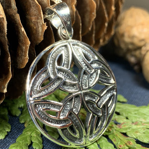 Trinity Knot Necklace, Celtic Knot Jewelry, Irish Jewelry, Scotland Jewelry, Triquetra Pendant, Wiccan Jewelry, Pagan Jewelry, Mom Gift