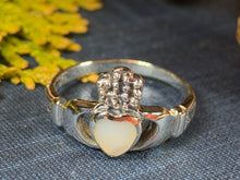 Load image into Gallery viewer, Aurora Claddagh Ring 04
