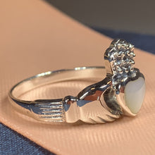 Load image into Gallery viewer, Aurora Claddagh Ring 07

