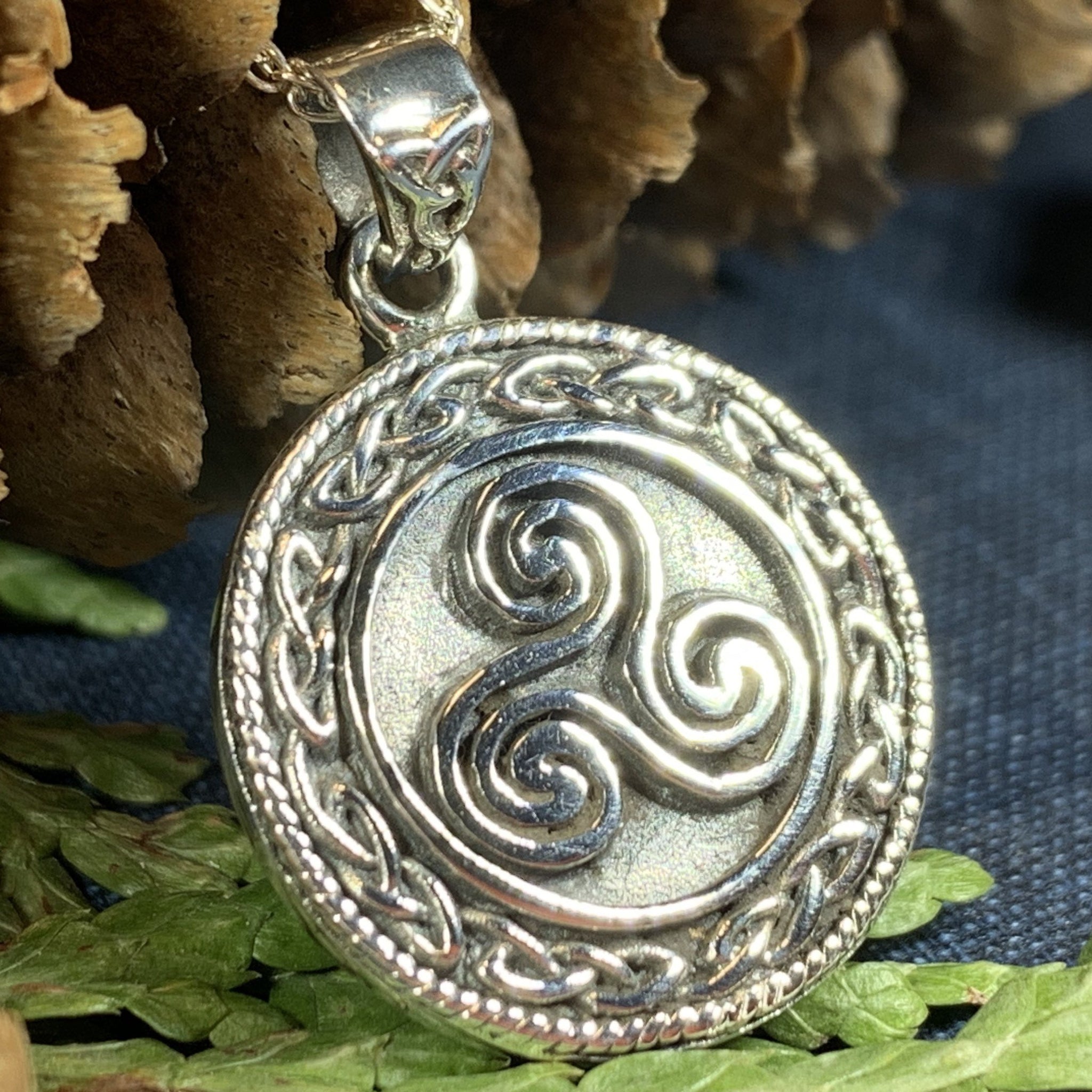 Celtic Spiral Necklace (Silver)