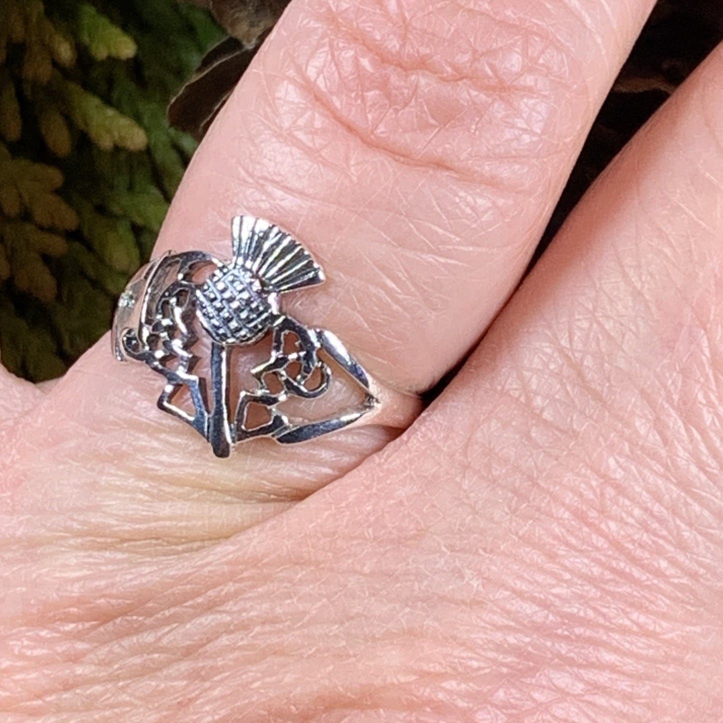 Akira Thistle Ring 05