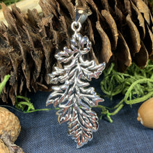 Load image into Gallery viewer, Oak Leaf Necklace, Celtic Necklace, Nature Necklace, Mom Gift, Woodland Jewelry, Tree Necklace, Wiccan Jewelry, Forest Jewelry
