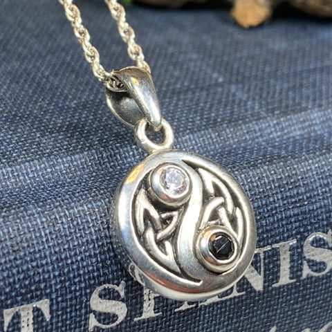 Load image into Gallery viewer, Yin Yang Necklace, Celtic Jewelry, Yoga Jewelry, Wiccan Jewelry, Celestial Jewelry, Yin Yang Pendant, Pagan Jewelry, Chinese Symbol Jewelry
