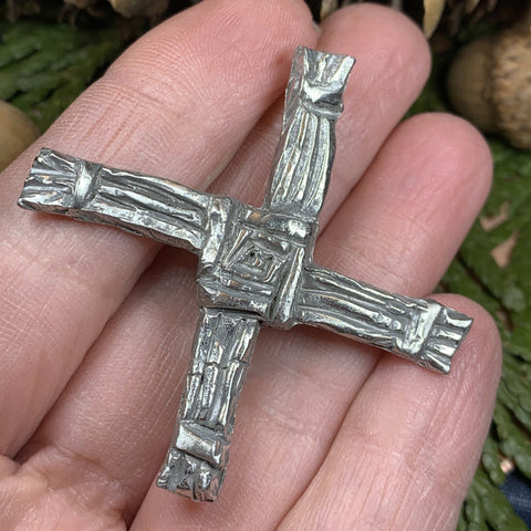 Load image into Gallery viewer, Saint Bridget's Cross Brooch, Celtic Pin, Religious Jewelry, Irish Cross Pin, Celtic Cross Gift, Sister Gift, Mom Gift, Ireland Gift
