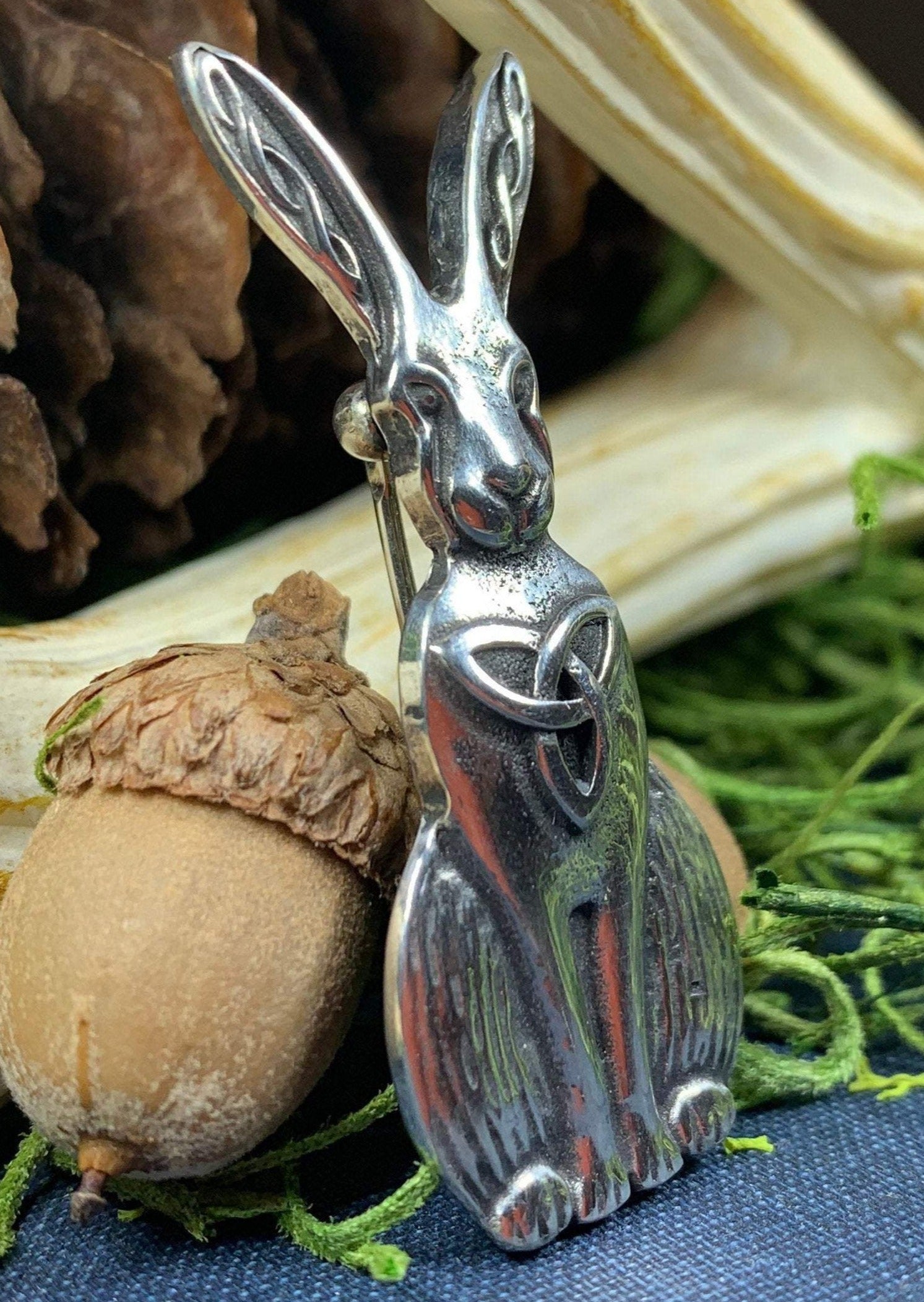 Rabbit Pin, Nature Jewelry, Trinity Knot Brooch, Mom Gift, Hare Brooch, Bunny Pin, Animal Jewelry, Celtic Brooch, Wiccan Jewelry, Wife Gift