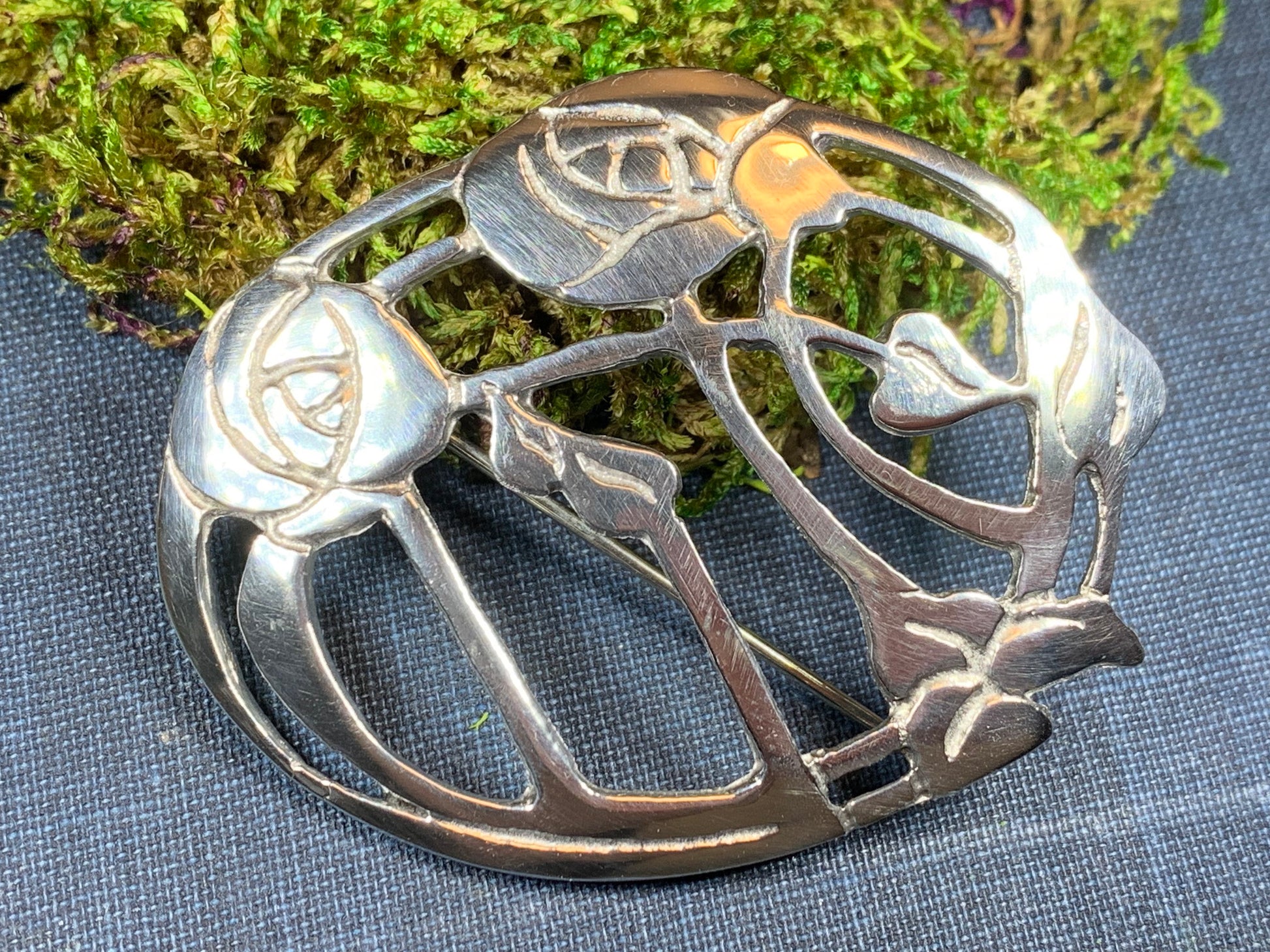 Roses Brooch, Scotland Jewelry, Rennie Mackintosh Jewelry, Celtic Pin, Scarf Pin, Aunt Gift, Mom Gift, Girlfriend, Graduation Gift