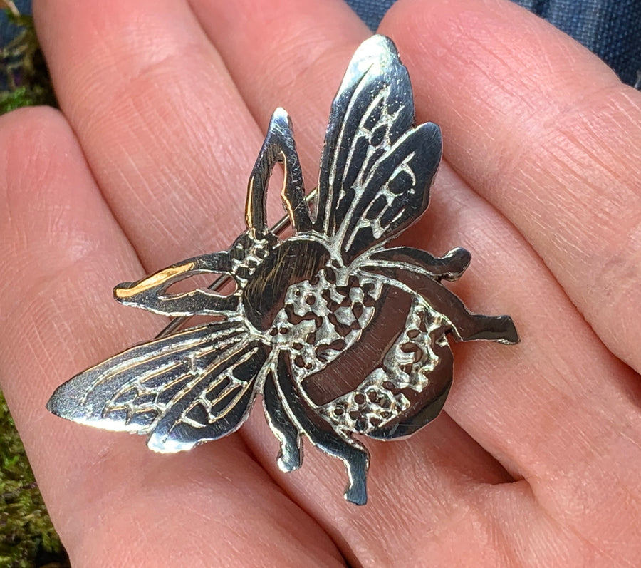 Bee Booch, Nature Jewelry, Celtic Jewelry, Anniversary Gift, Outlander Jewelry, Insect Jewelry, Honey Bee Jewelry, Bumble Bee Pewter Pin