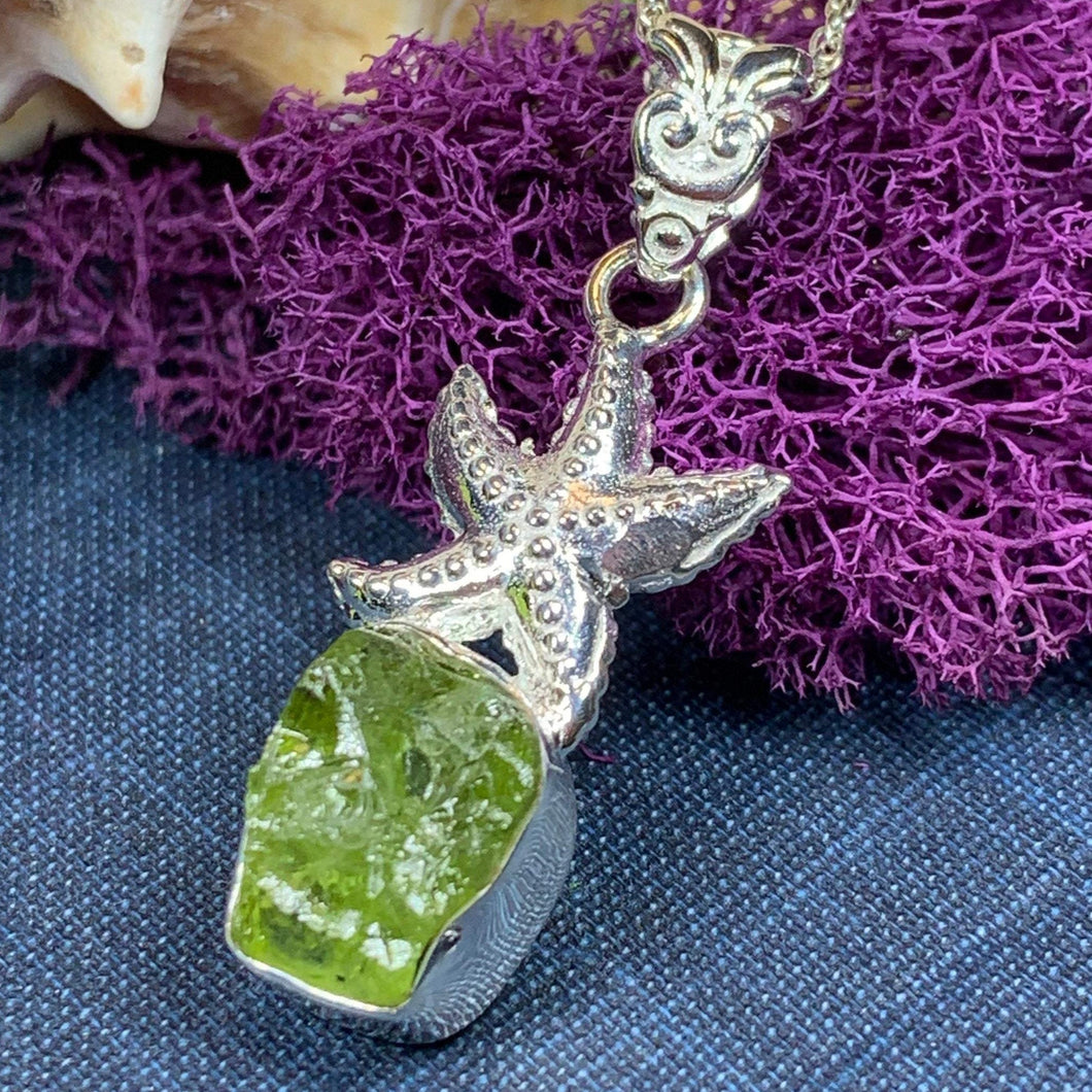 Starfish Necklace, Nautical Jewelry, Peridot Jewelry, Sea Star Jewelry, Sea Jewelry, Animal Jewelry, Nature Necklace, Silver Beach Jewelry