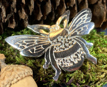 Load image into Gallery viewer, Bee Booch, Nature Jewelry, Celtic Jewelry, Anniversary Gift, Outlander Jewelry, Insect Jewelry, Honey Bee Jewelry, Bumble Bee Pewter Pin
