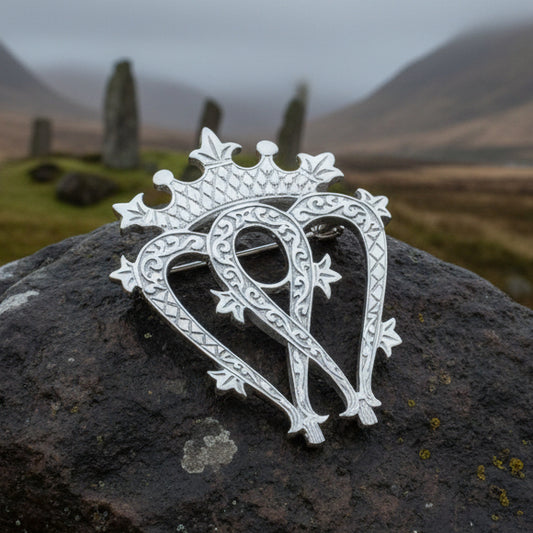 Luckenbooth Brooch, Scotland Pin, Celtic Pin, Heart Jewelry, Bridal Jewelry, Celtic Wedding, Gift for Her, Outlander Jewelry, Anniversary