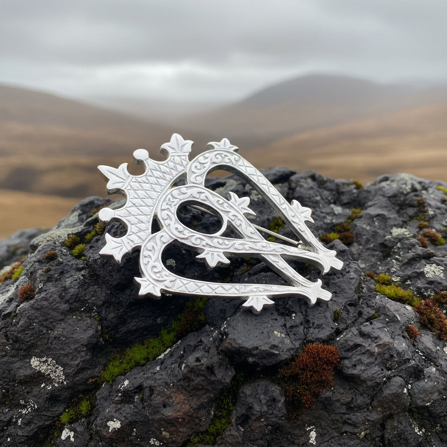 Luckenbooth Brooch, Scotland Pin, Celtic Pin, Heart Jewelry, Bridal Jewelry, Celtic Wedding, Gift for Her, Outlander Jewelry, Anniversary