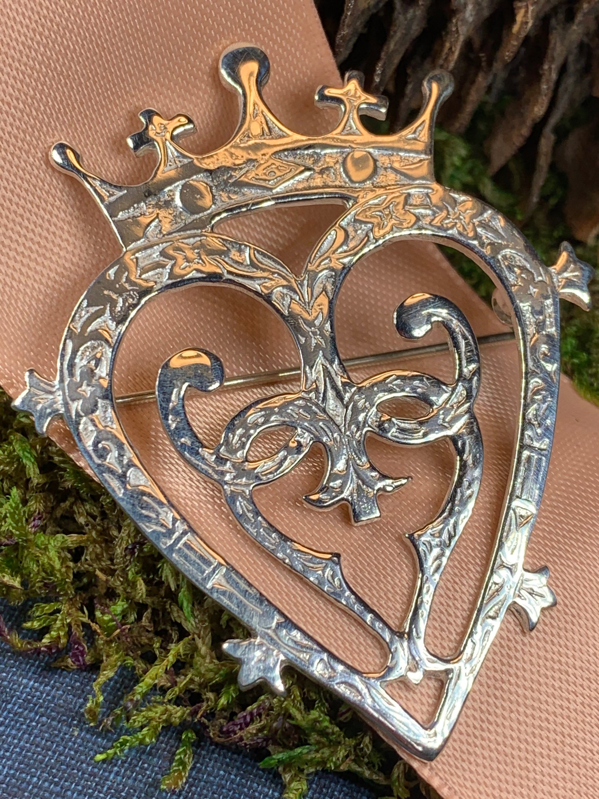 True Love Luckenbooth Brooch — view 9