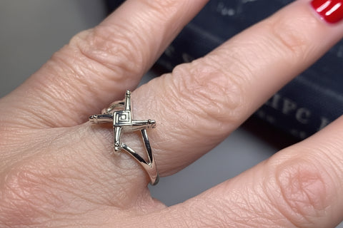 Load image into Gallery viewer, Saint Brigid's Cross Ring, Irish Jewelry, Celtic Cross Ring, Ireland Jewelry, Celtic Jewelry, Wiccan Jewelry, Wife Gift, Mom Gift
