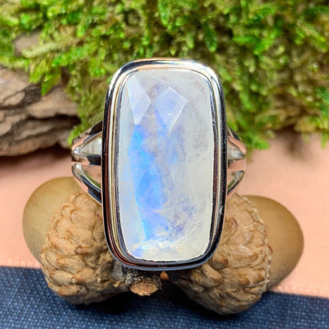 Load image into Gallery viewer, Amitola Celtic Dream Moonstone Ring

