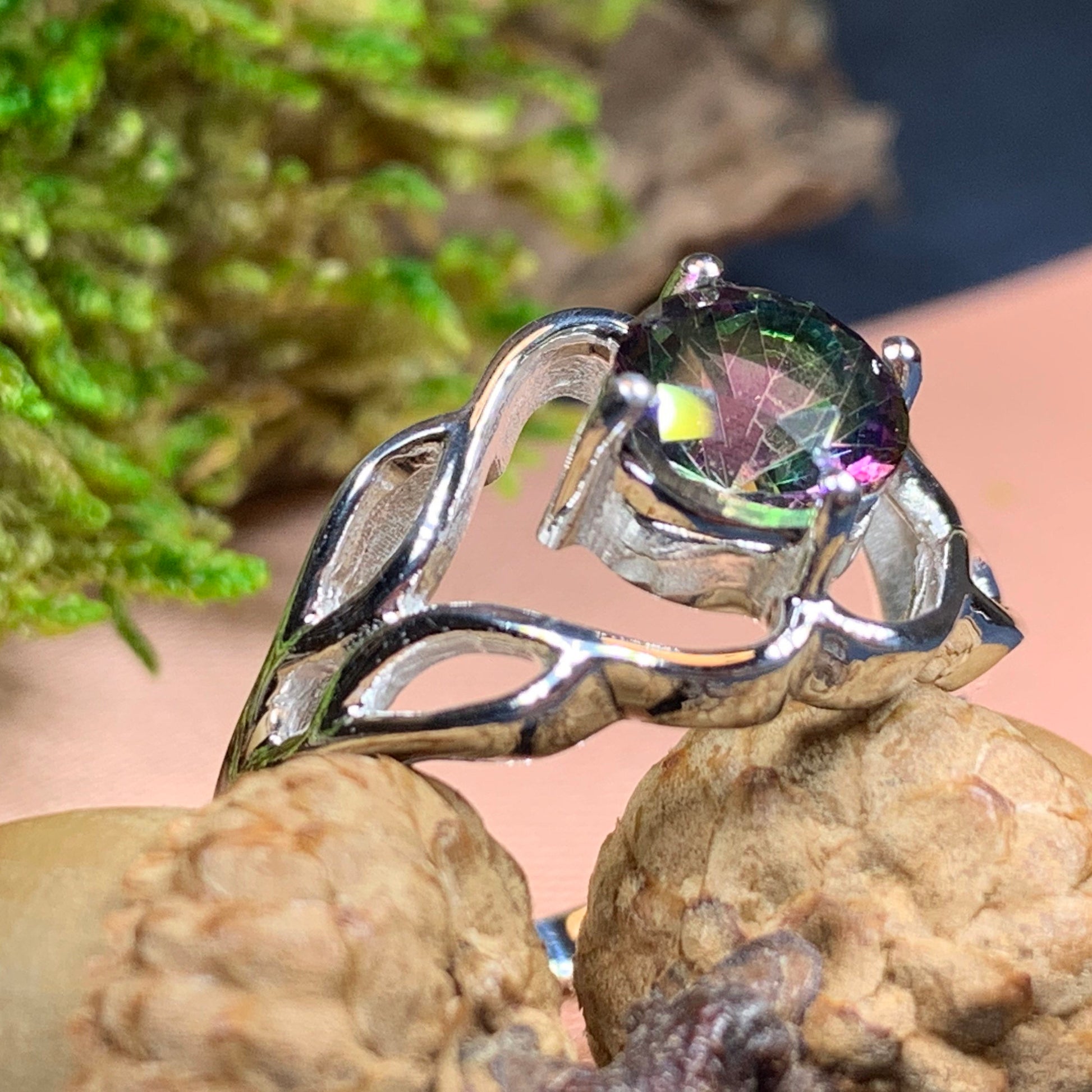 Azora Trinity Knot Ring 05