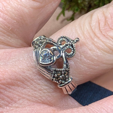 Load image into Gallery viewer, Claddagh Ring, Celtic Jewelry, Irish Jewelry, Celtic Knot Jewelry, Irish Ring, Irish Dance Gift, Anniversary Gift, Luckenbooth Ring
