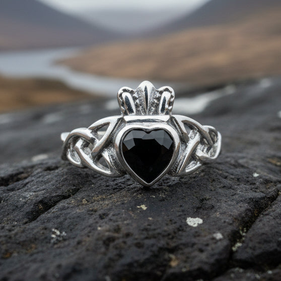Elys Claddagh Ring