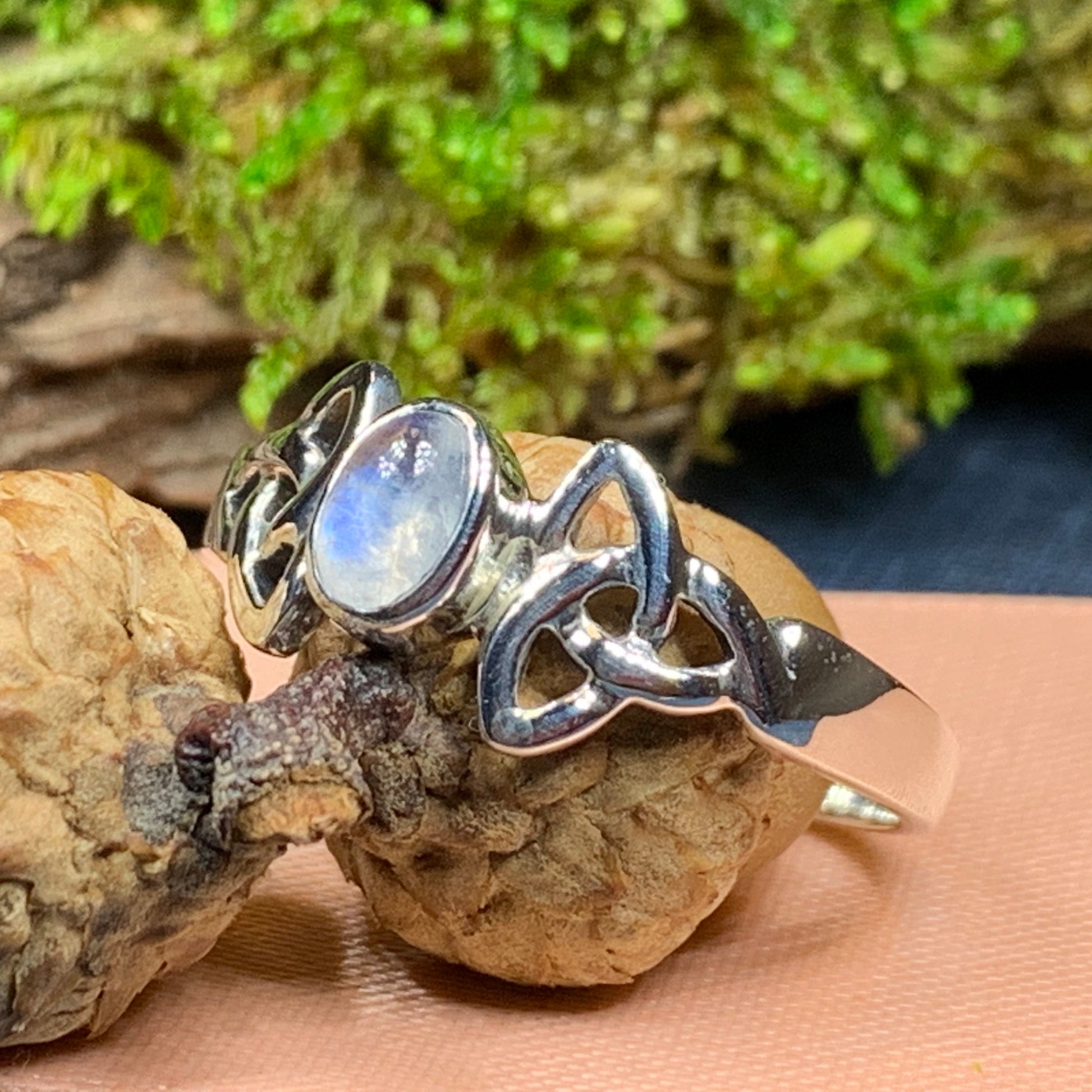 Damask Trinity Knot Moonstone Ring in Sterling Silver — view 7