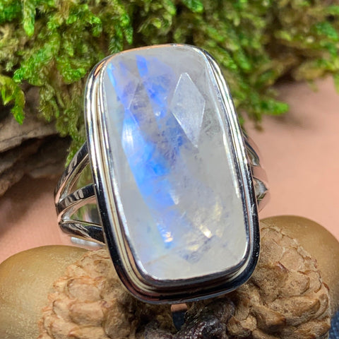 Load image into Gallery viewer, Amitola Celtic Dream Moonstone Ring
