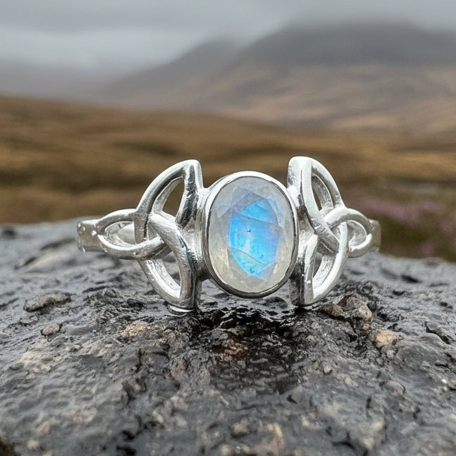 Trinity Knot Ring, Celtic Jewelry, Irish Jewelry, Celtic Knot Jewelry, Ireland Ring, Irish Dance Gift, Anniversary Gift, Scotland Jewelry
