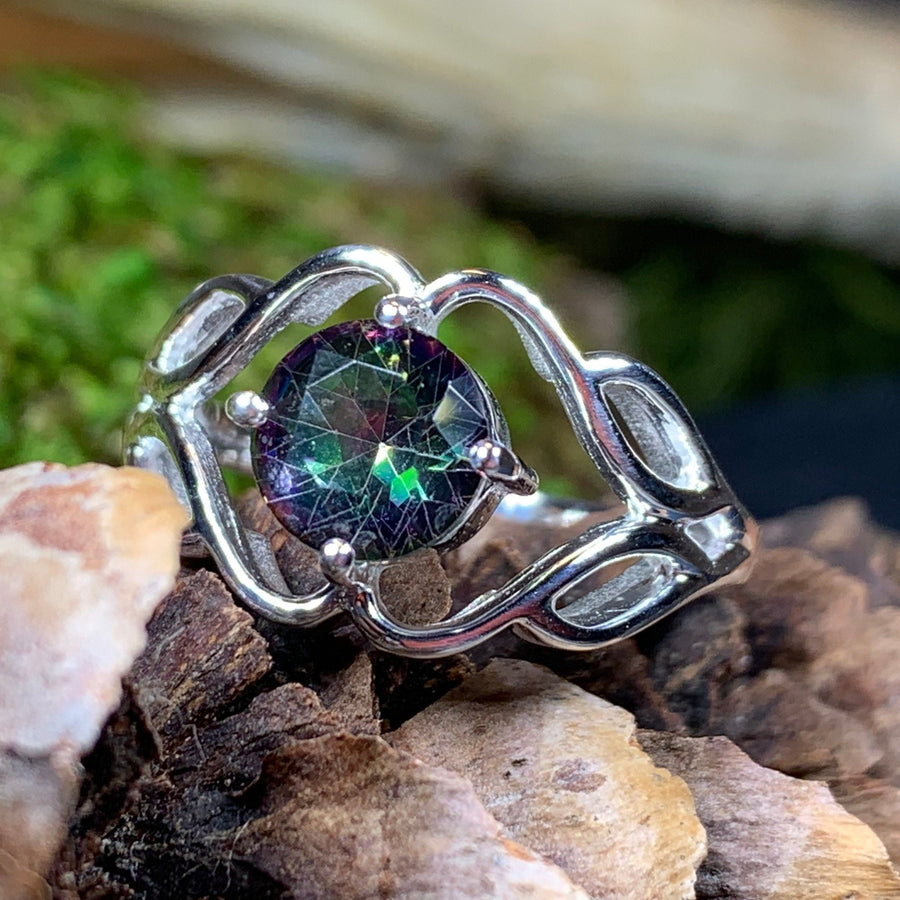 Azora Trinity Knot Ring 02