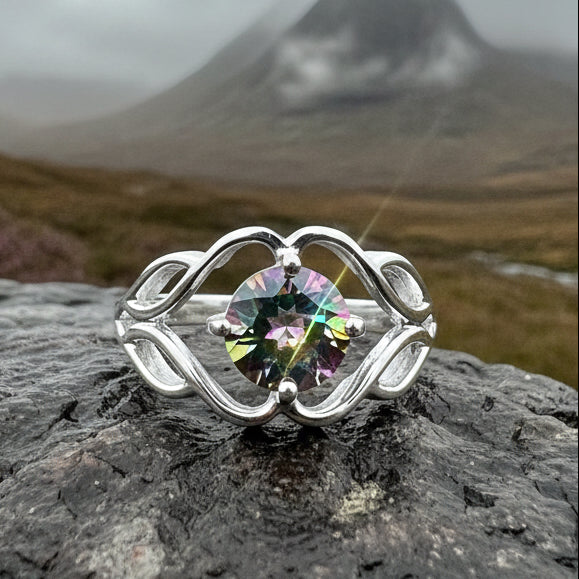Azora Trinity Knot Ring 06