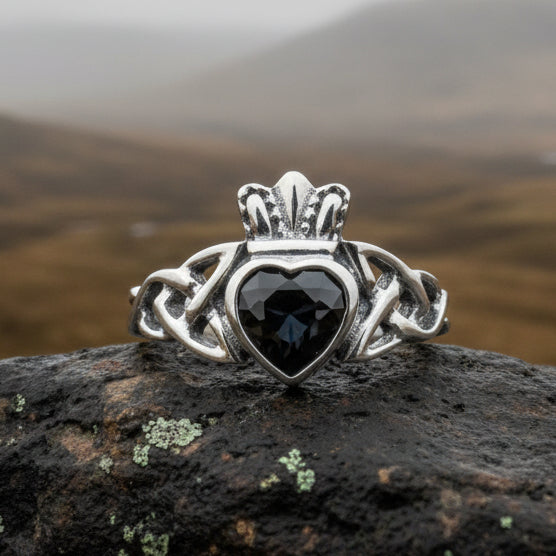 Elys Claddagh Ring