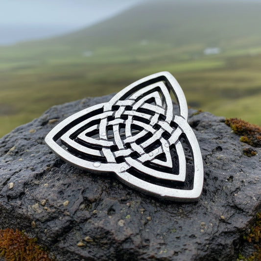 Trinity Knot Brooch, Celtic Knot Pin, Irish Jewelry, Scotland Jewelry, Wiccan Jewelry, Pagan Jewelry, Ireland Gift, Scotland Jewelry