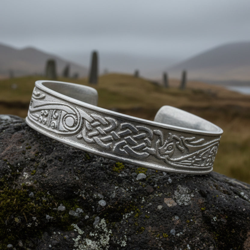 Celtic Knot Bracelet, Celtic Jewelry, Irish Bangle Bracelet, Scotland Jewelry, Ireland Jewelry, Celtic Cuff, Wife Gift, Girlfriend Gift