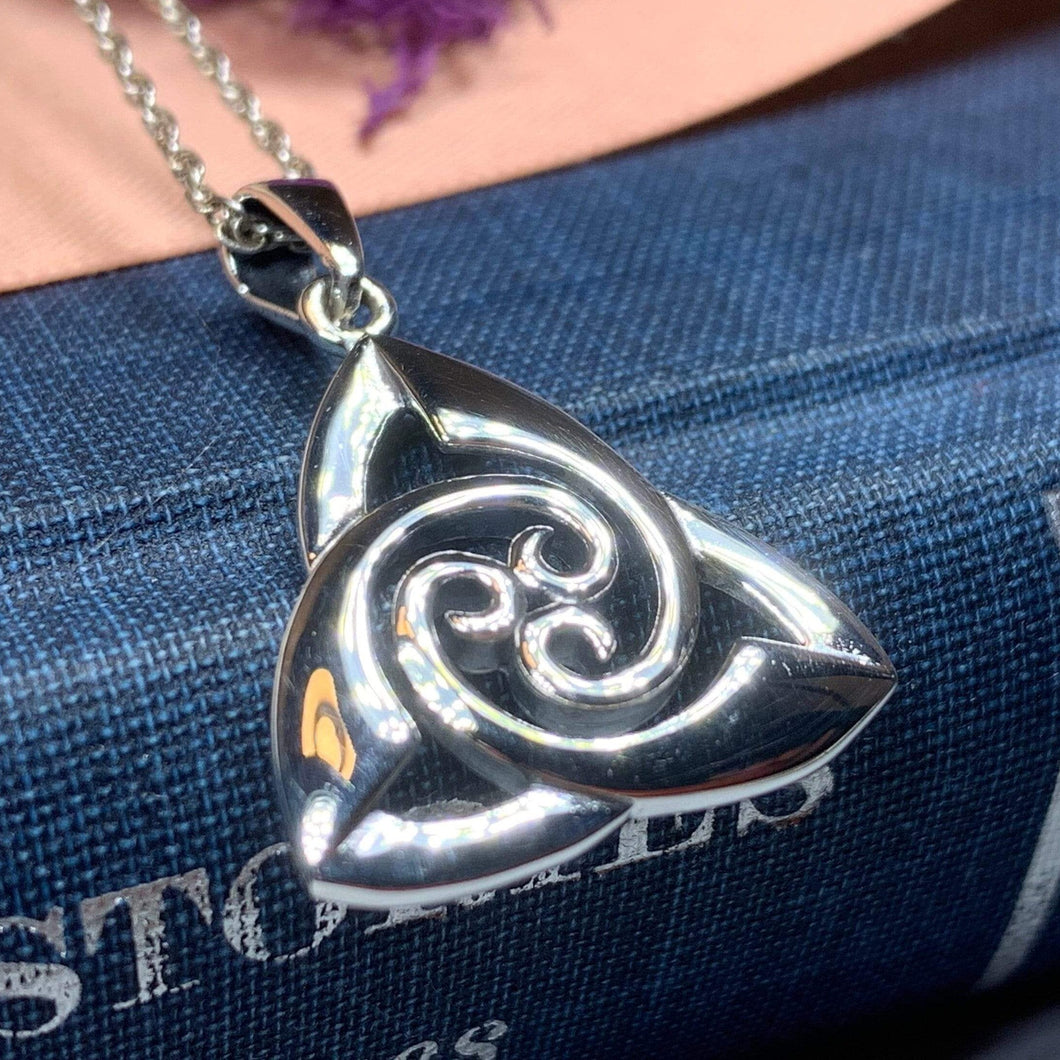Trinity Knot Necklace, Celtic Jewelry, Irish Jewelry, Scotland Jewelry, Triquetra Pendant, Celtic Knot Pendant, Friendship Gift, Wife Gift