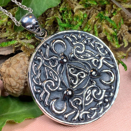 Rabbit Necklace, Triple Hare Pendant, Animal Jewelry, Nature Necklace, Celtic Jewelry, Hare Jewelry, Wiccan Jewelry, Goddess Jewelry
