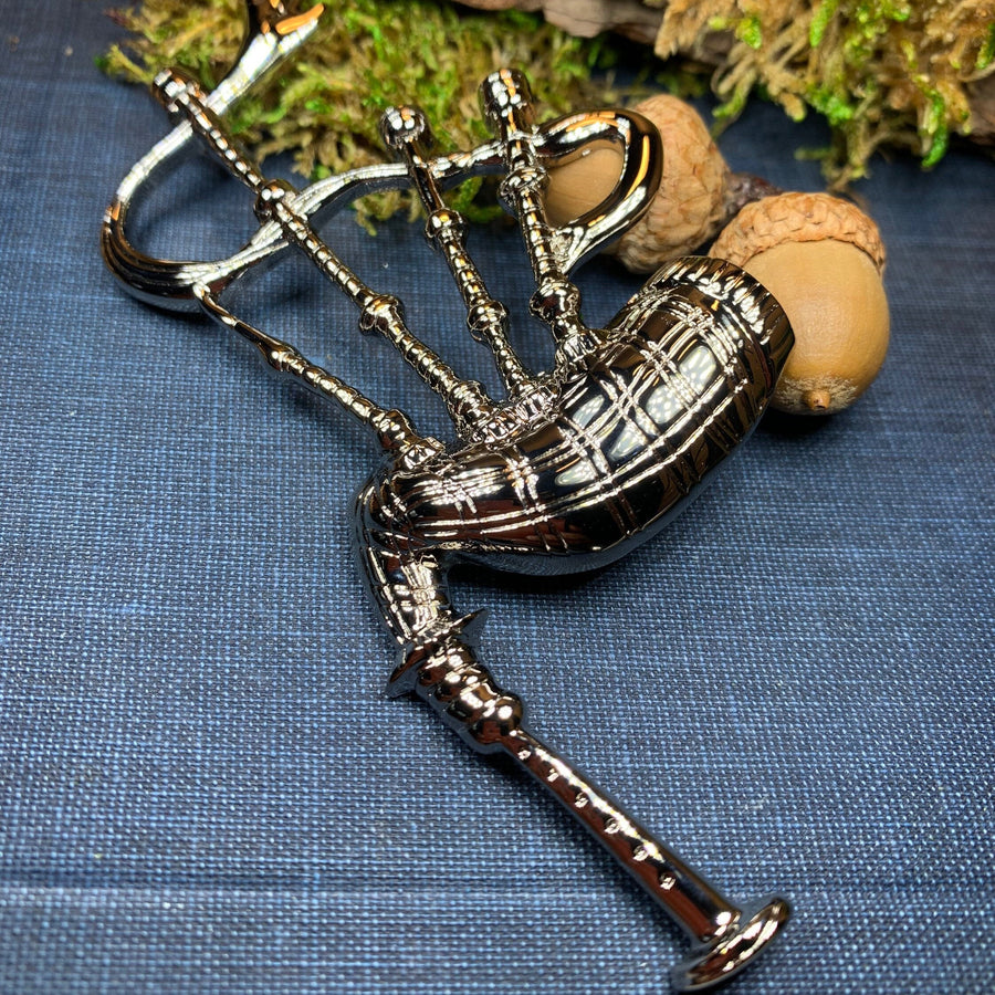 Bagpipes Brooch, Scotland Jewelry, Highland Piper, Celtic Brooch, Scottish Kilt Pin, Graduation Gift, Brother Gift, Police Gift, Dad Gift