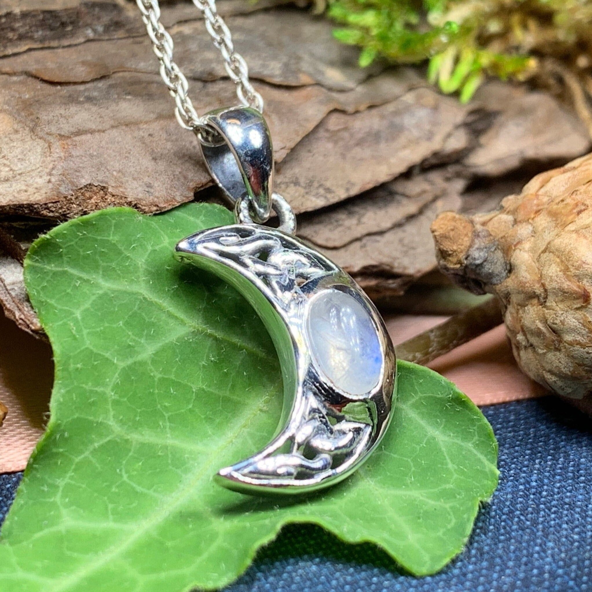 Small Crescent Moon Phase of the Moon Necklace – Andrea Fohrman