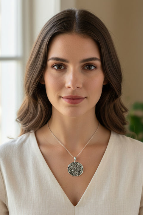 Load image into Gallery viewer, Rabbit Necklace, Triple Hare Pendant, Animal Jewelry, Nature Necklace, Celtic Jewelry, Hare Jewelry, Wiccan Jewelry, Goddess Jewelry
