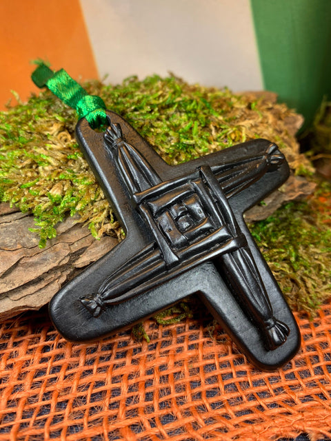 Load image into Gallery viewer, Irish Cross Ornament, St. Brigid's Cross Gift, Turf Hanging Ornament, Christmas Tree Ornament, Ireland Gift, Irish Gift, St. Brigit Cross
