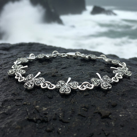 Load image into Gallery viewer, Shamrock Irish Bracelet, Clover Bracelet, Irish Jewelry, Silver Celtic Jewelry, Anniversary, Ireland Gift, Nature Jewelry, Clover Bracelet
