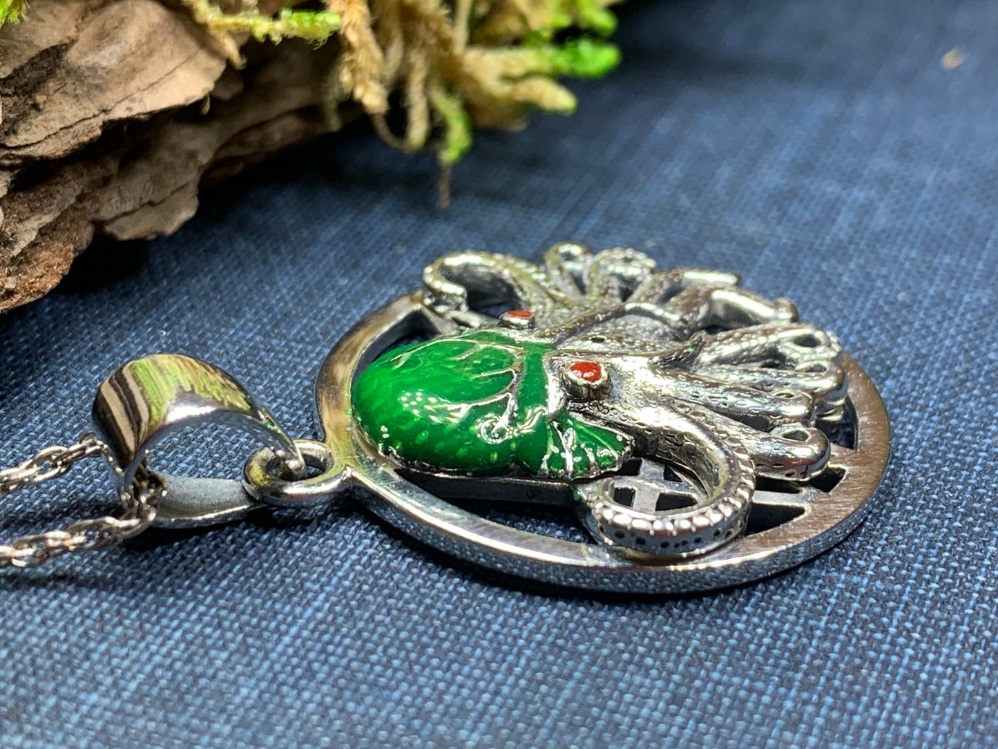 Lovecraft Cthulhu Octopus Necklace in Sterling Silver — view 7