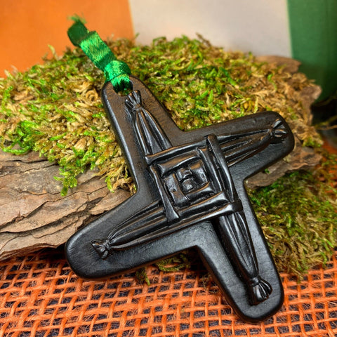 Load image into Gallery viewer, Irish Cross Ornament, St. Brigid's Cross Gift, Turf Hanging Ornament, Christmas Tree Ornament, Ireland Gift, Irish Gift, St. Brigit Cross
